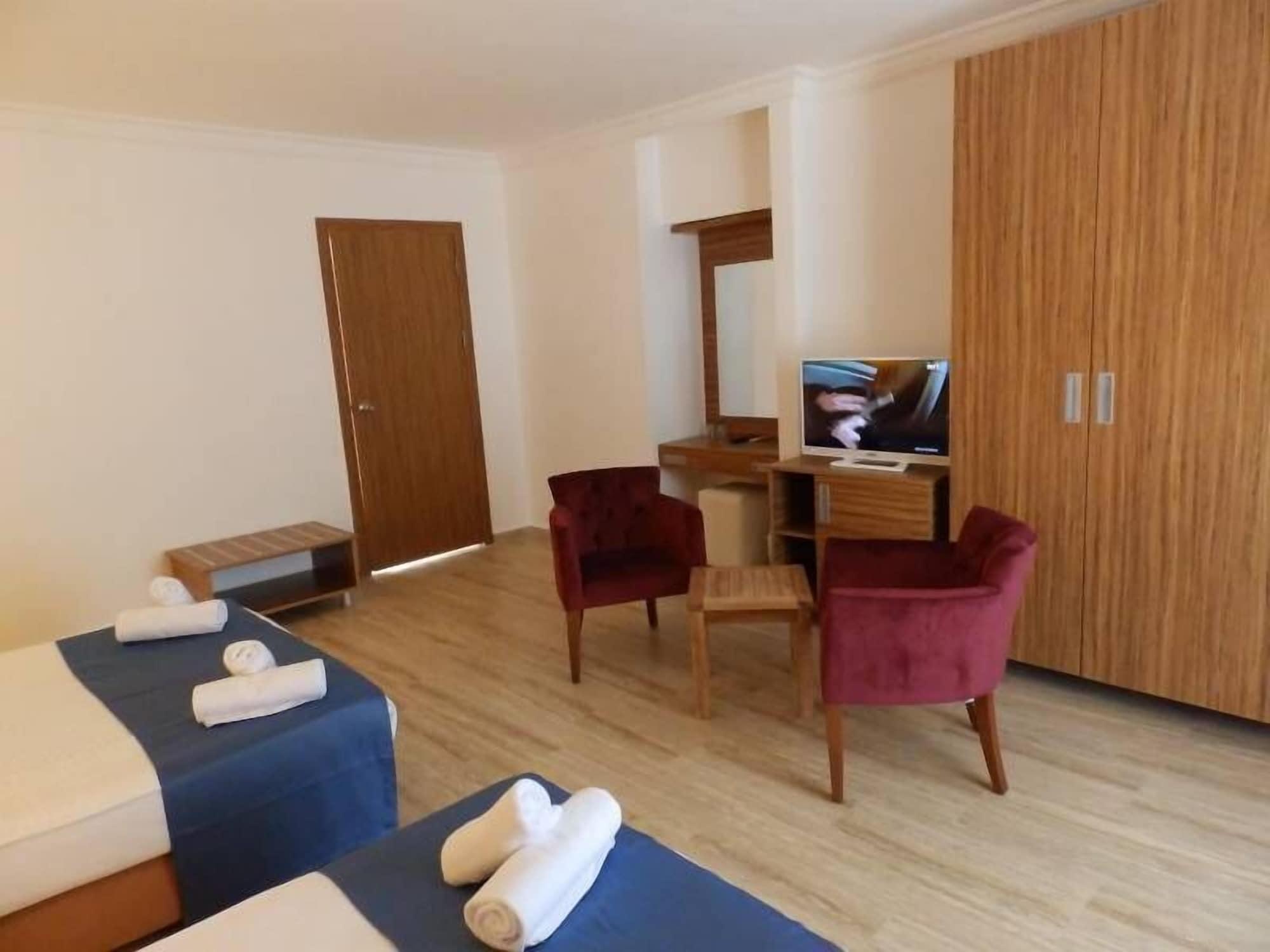 Hotel Club Blue White Bodrum Esterno foto