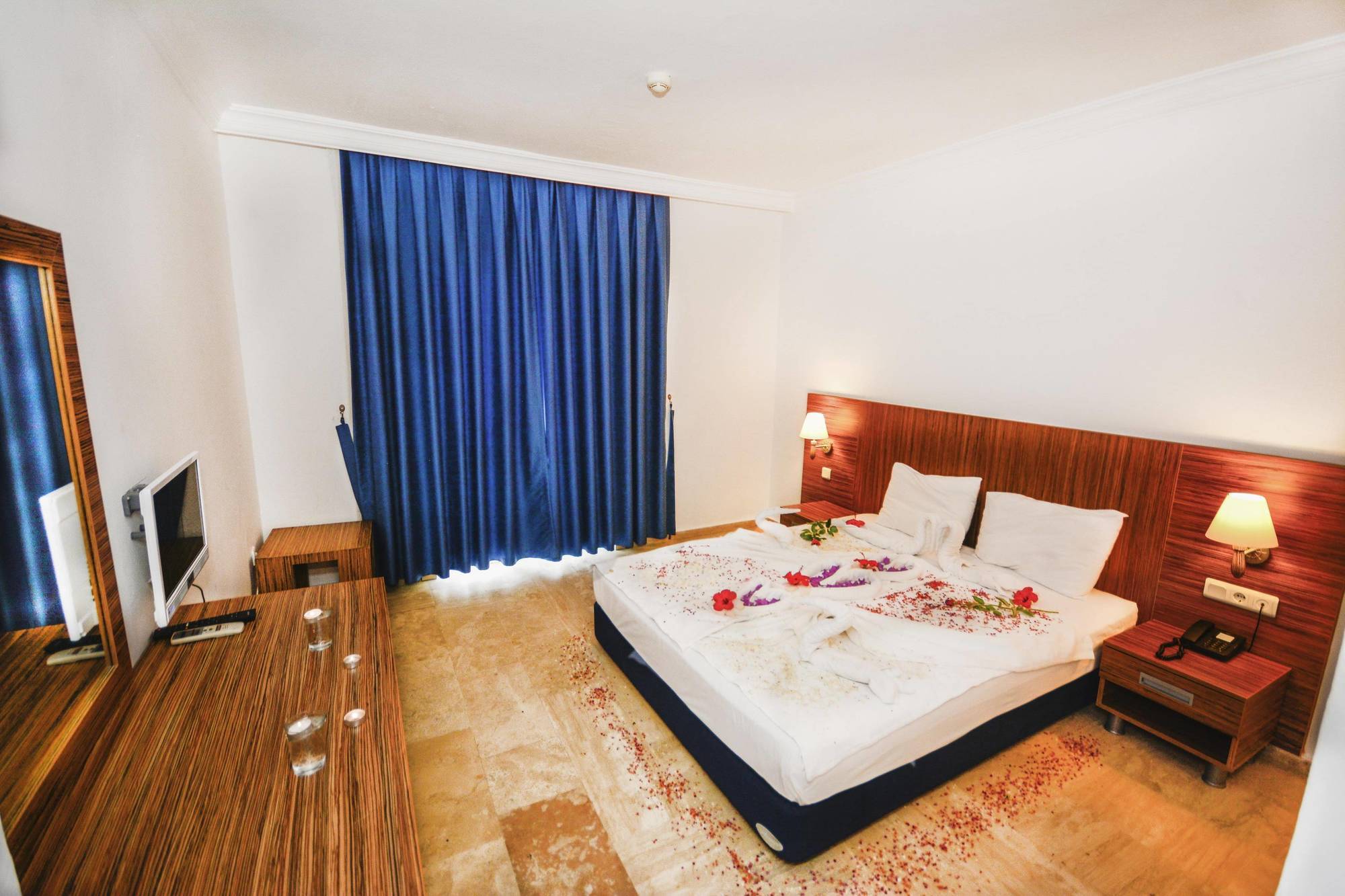 Hotel Club Blue White Bodrum Esterno foto