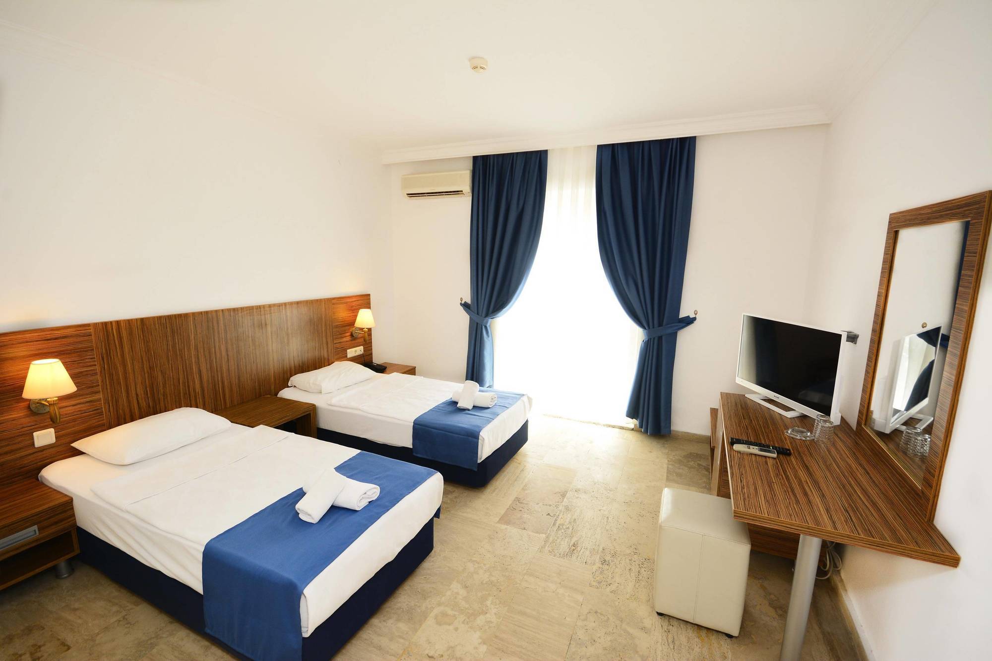 Hotel Club Blue White Bodrum Esterno foto